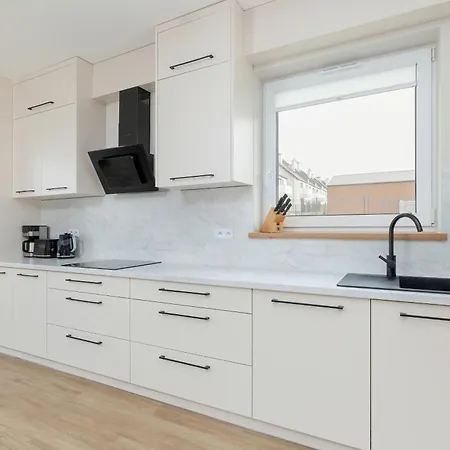 Sunny Hills - By Jantar Vila