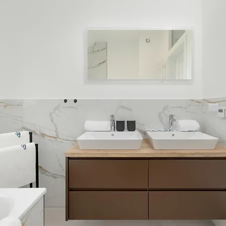 Sunny Hills - By Jantar Kolobřeh