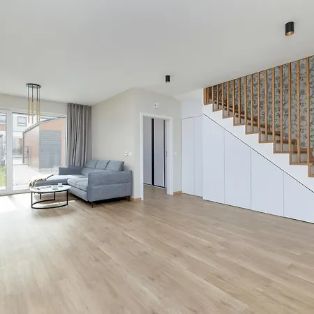 Sunny Hills - By Jantar Kolobřeh