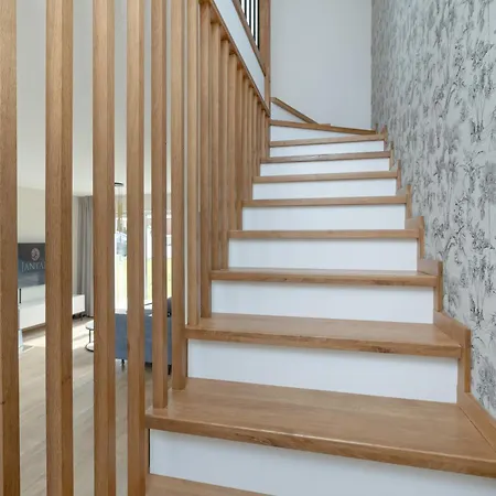 Sunny Hills - By Jantar * Kolobřeh