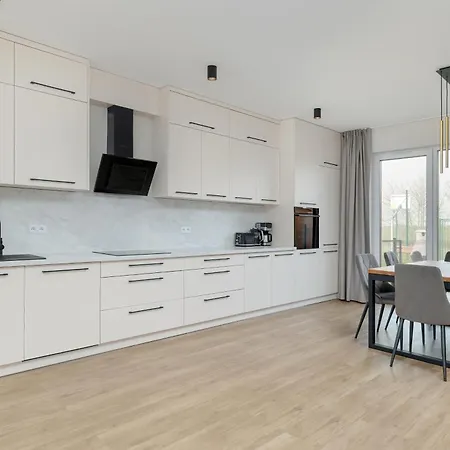 Sunny Hills - By Jantar Vila *