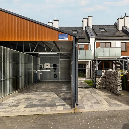 Sunny Hills - By Jantar Kolobřeh