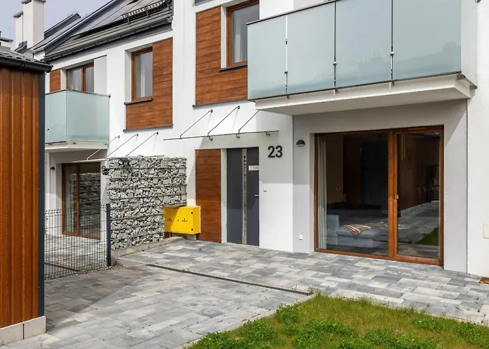 Sunny Hills - By Jantar 别墅 *