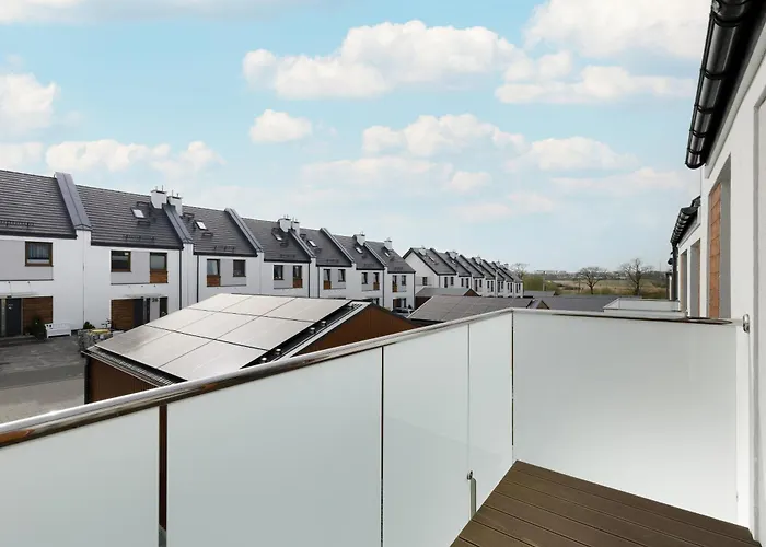 Sunny Hills - By Jantar *