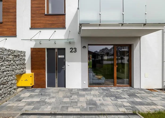 Sunny Hills - By Jantar 科沃布热格