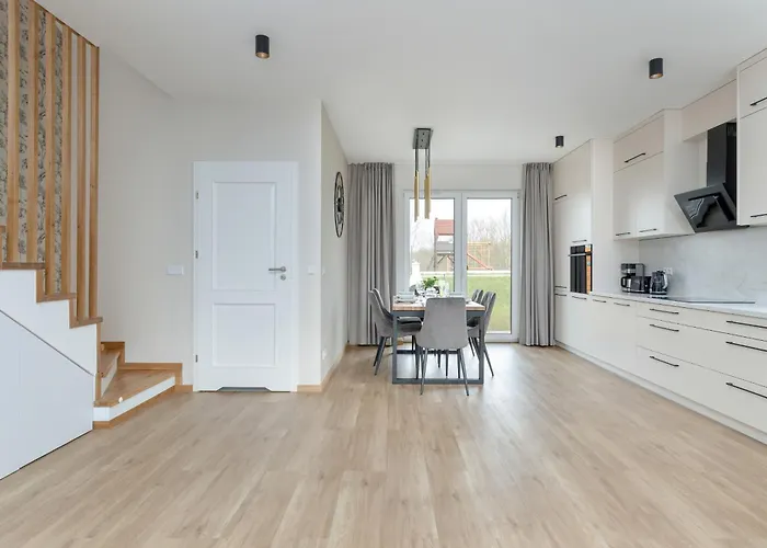 Sunny Hills - By Jantar